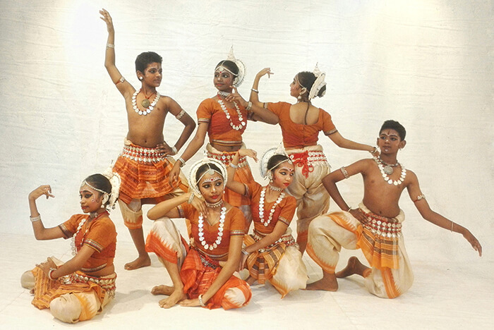 Dancers of Sutra Dance Outreach Program, 2019, Photo by Weijun